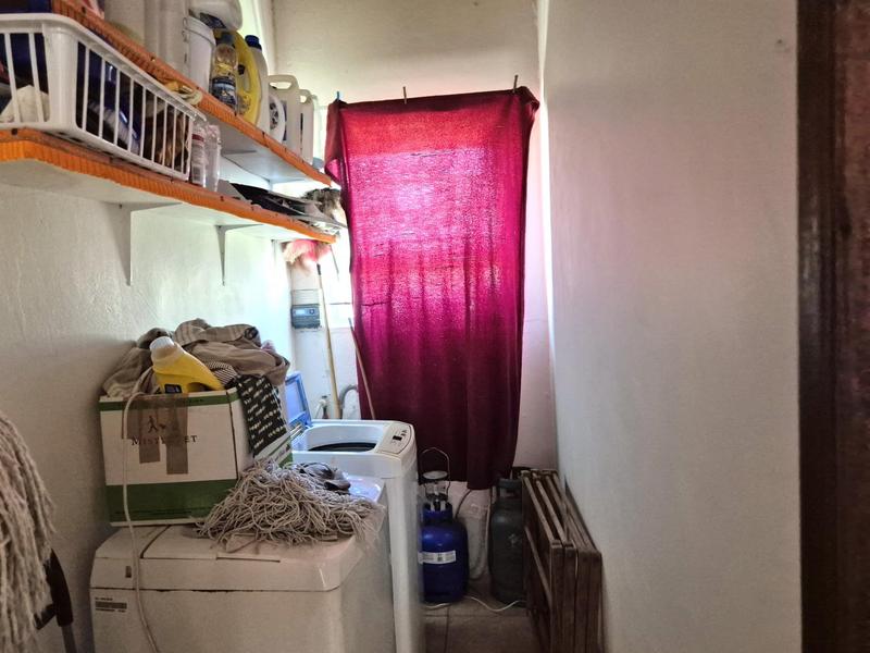 6 Bedroom Property for Sale in Gansbaai Central Western Cape